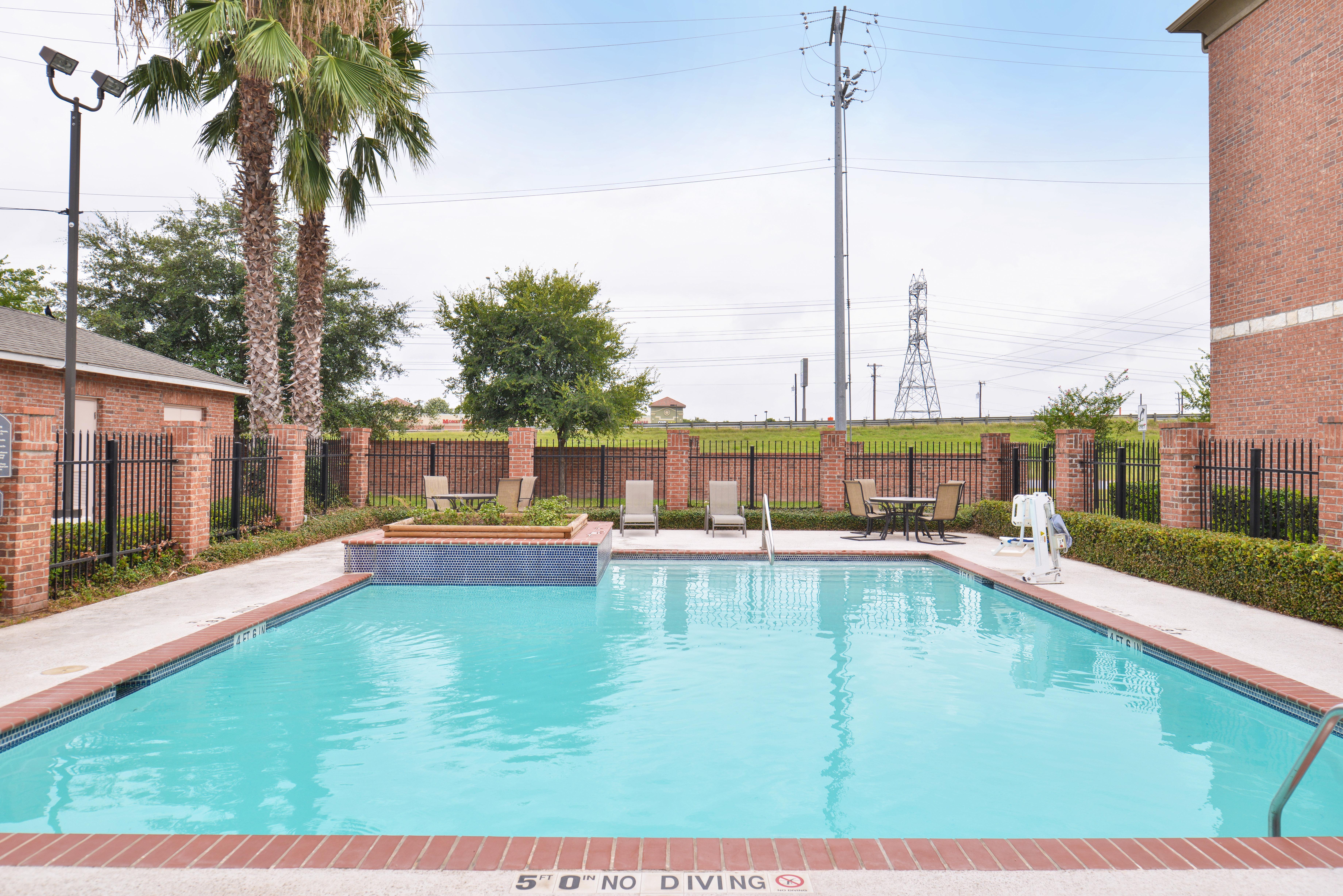 Holiday Inn Express & Suites San Antonio South Εξωτερικό φωτογραφία