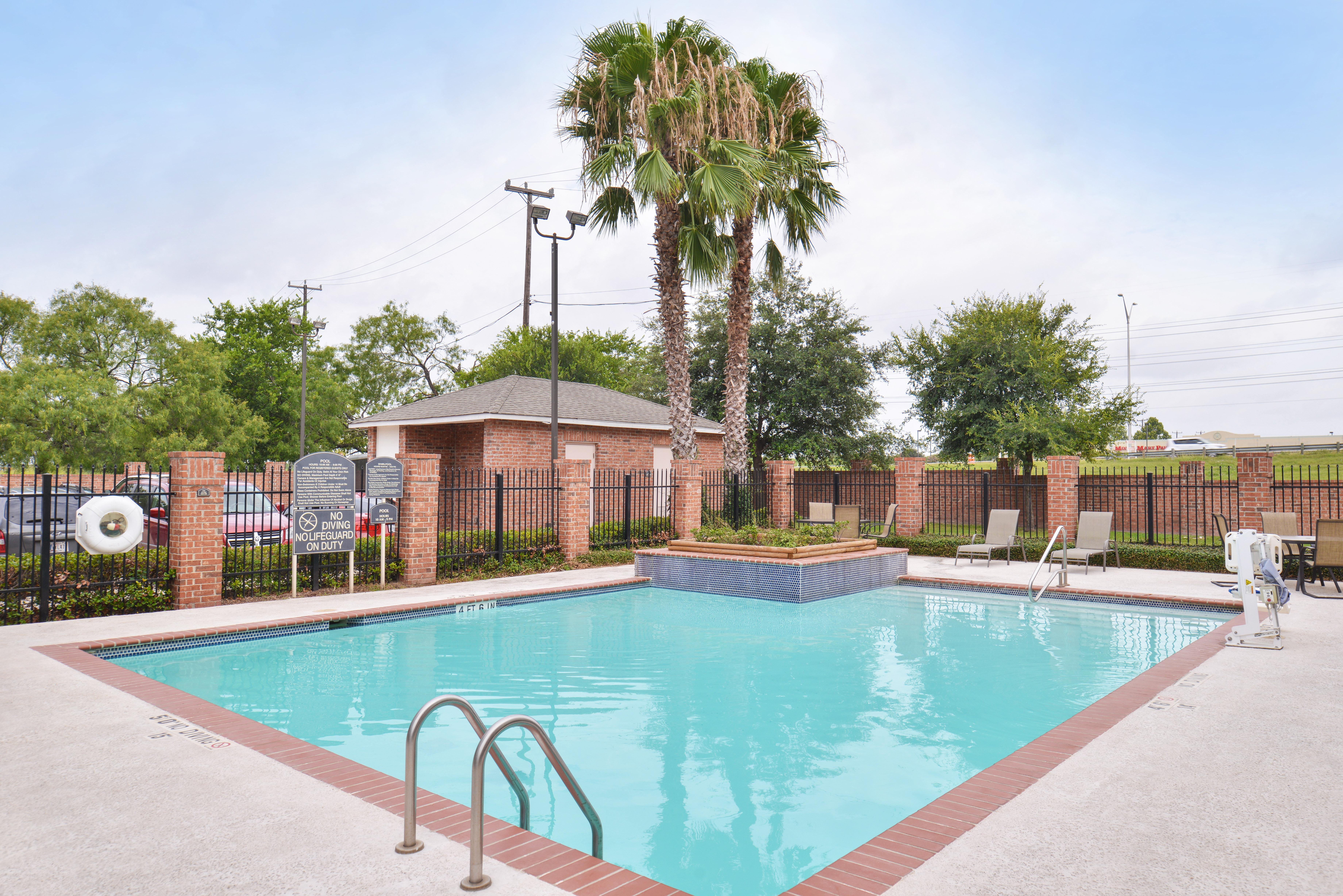 Holiday Inn Express & Suites San Antonio South Εξωτερικό φωτογραφία