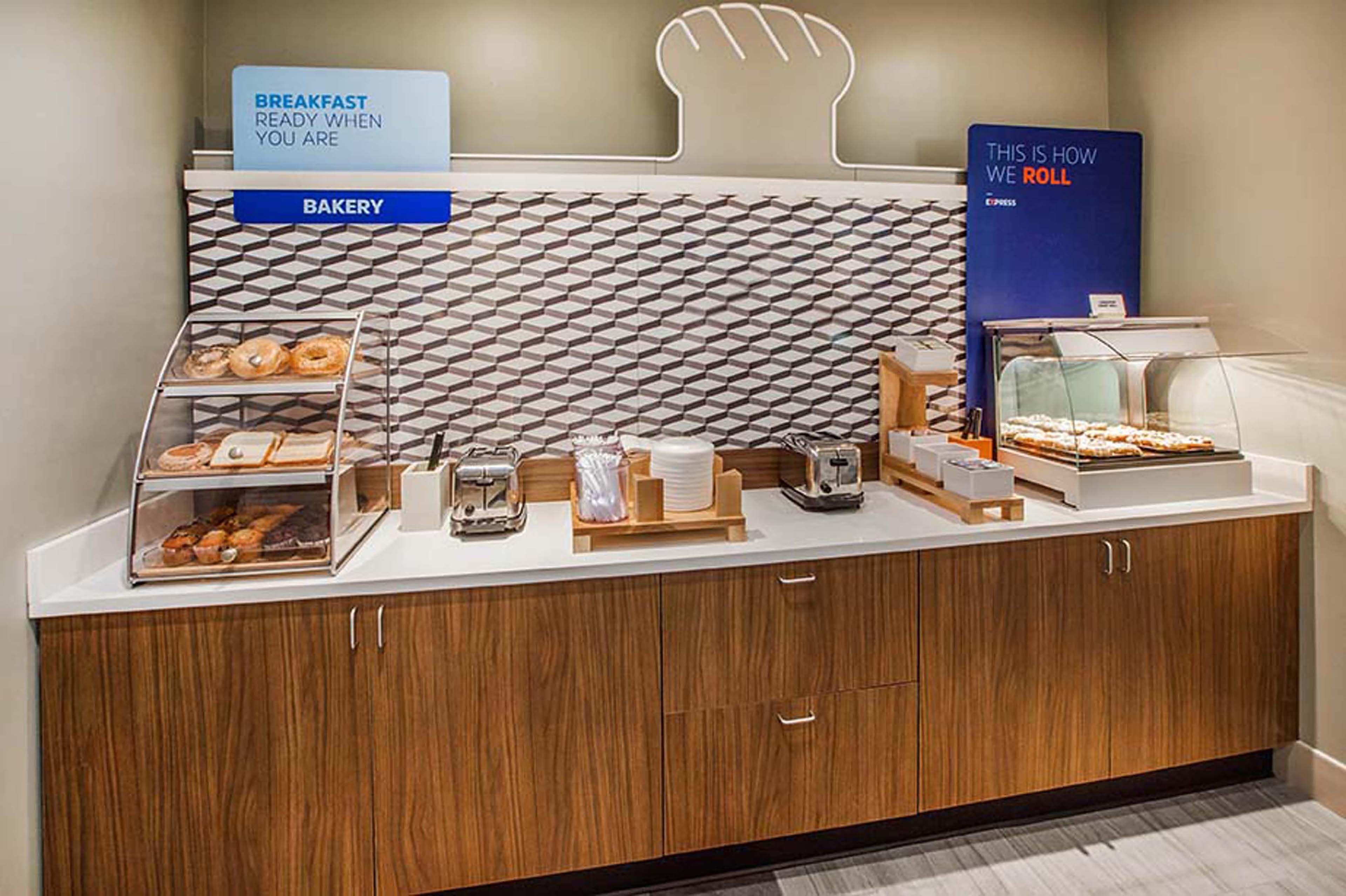 Holiday Inn Express & Suites San Antonio South Εξωτερικό φωτογραφία