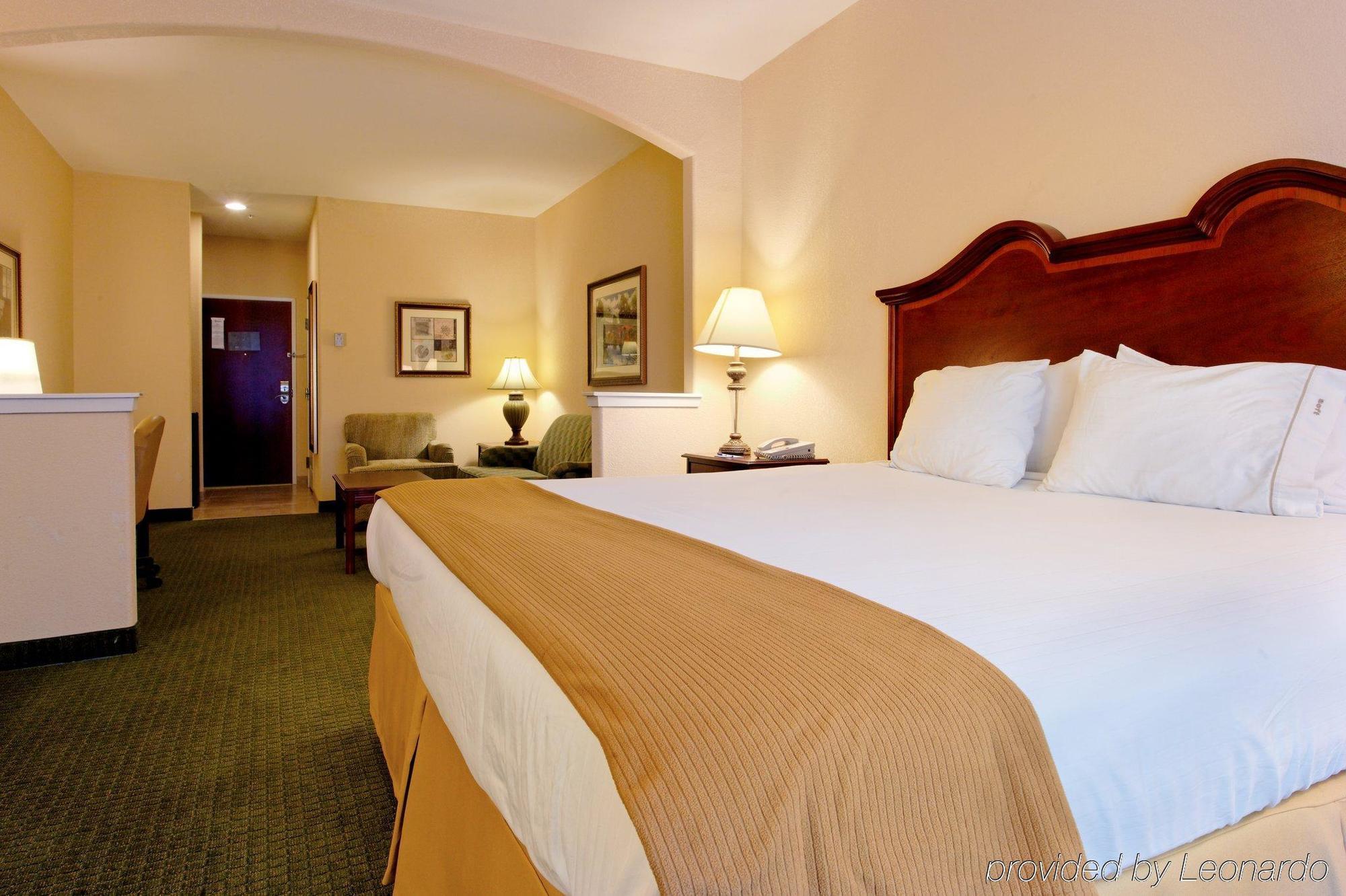 Holiday Inn Express & Suites San Antonio South Εξωτερικό φωτογραφία