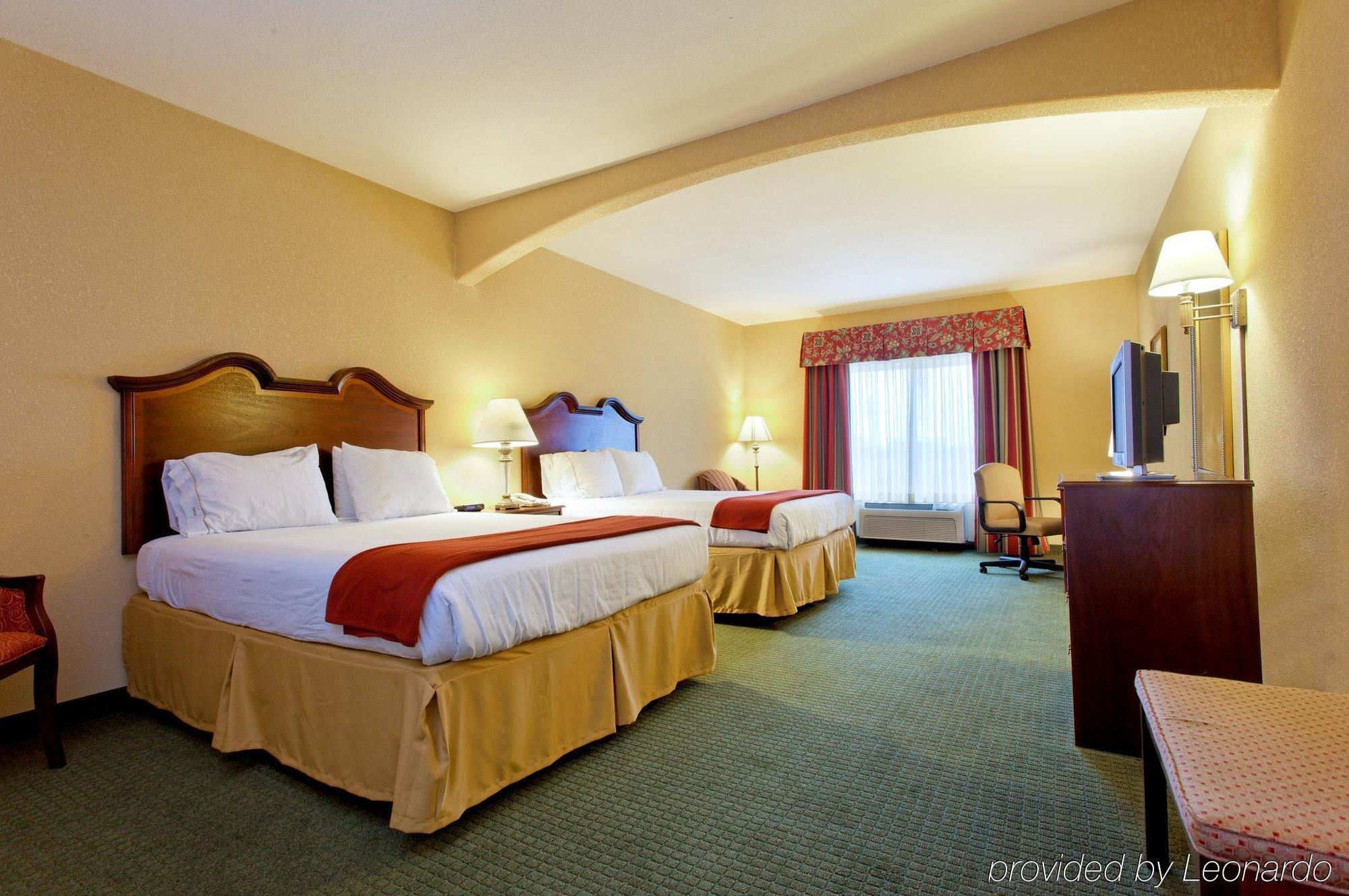Holiday Inn Express & Suites San Antonio South Εξωτερικό φωτογραφία