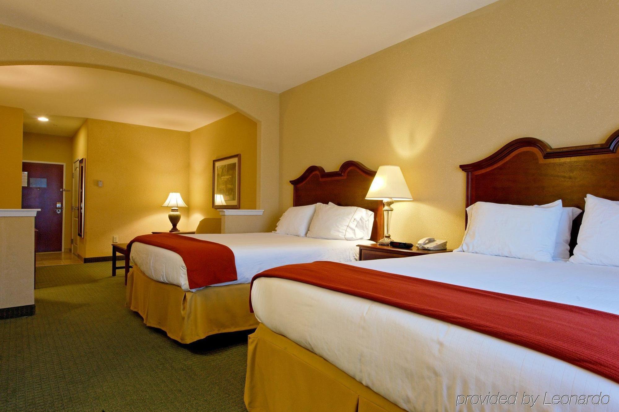 Holiday Inn Express & Suites San Antonio South Εξωτερικό φωτογραφία