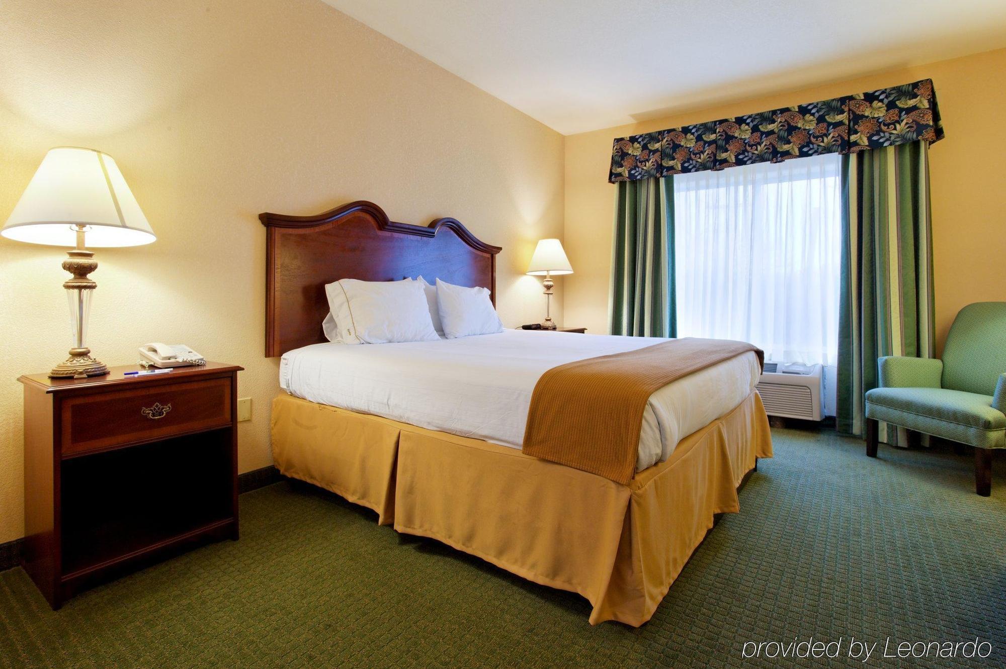 Holiday Inn Express & Suites San Antonio South Εξωτερικό φωτογραφία
