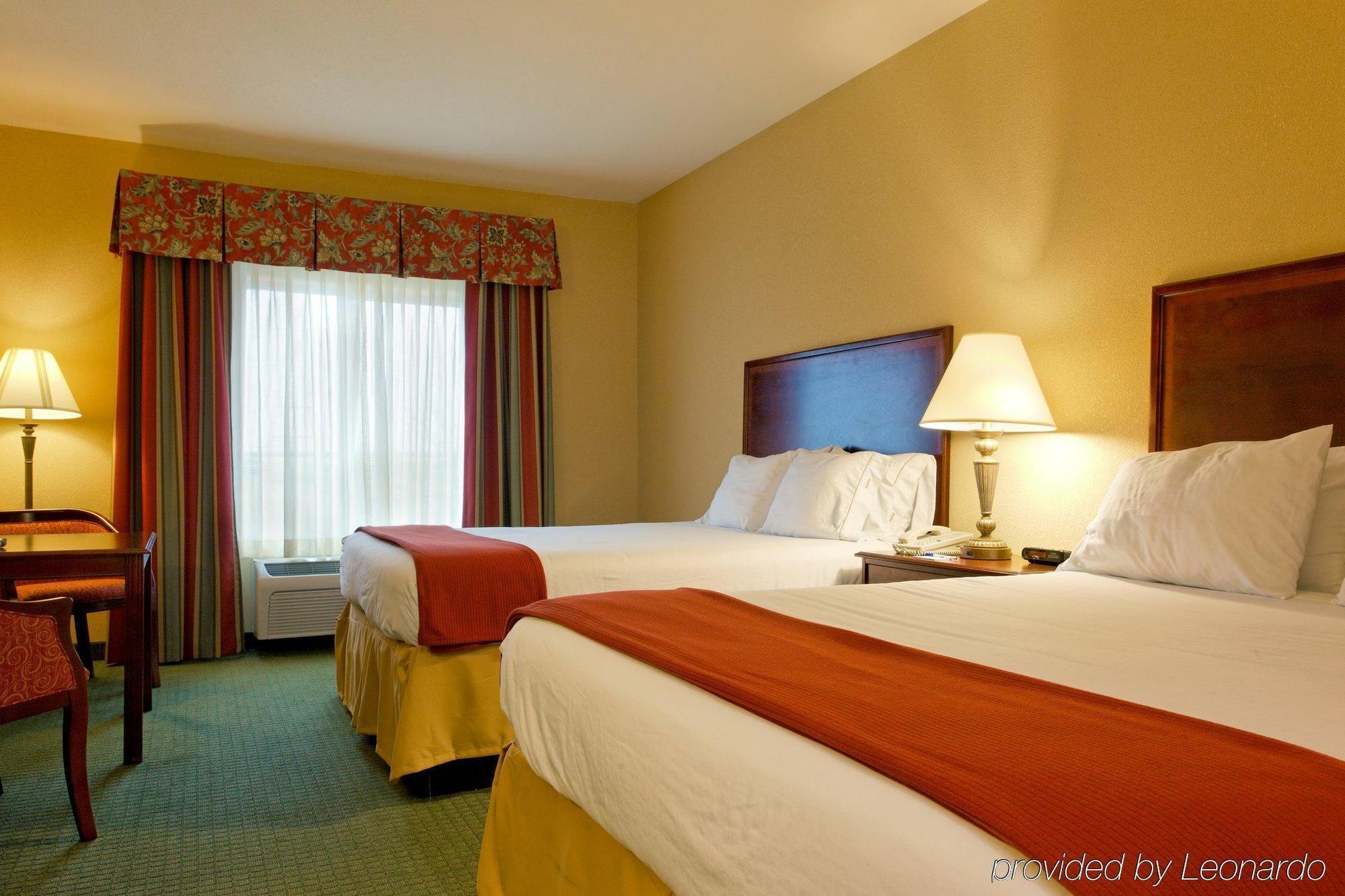 Holiday Inn Express & Suites San Antonio South Εξωτερικό φωτογραφία