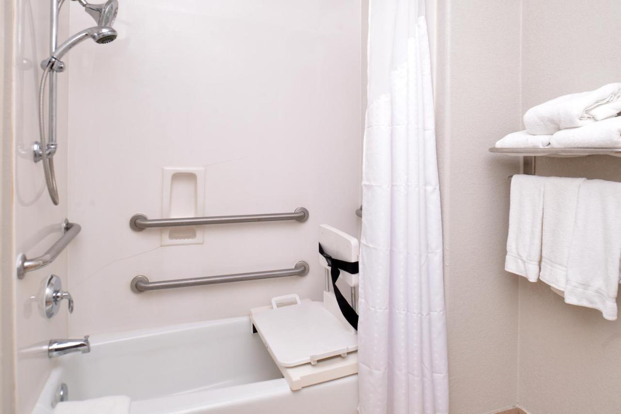 Holiday Inn Express & Suites San Antonio South Εξωτερικό φωτογραφία